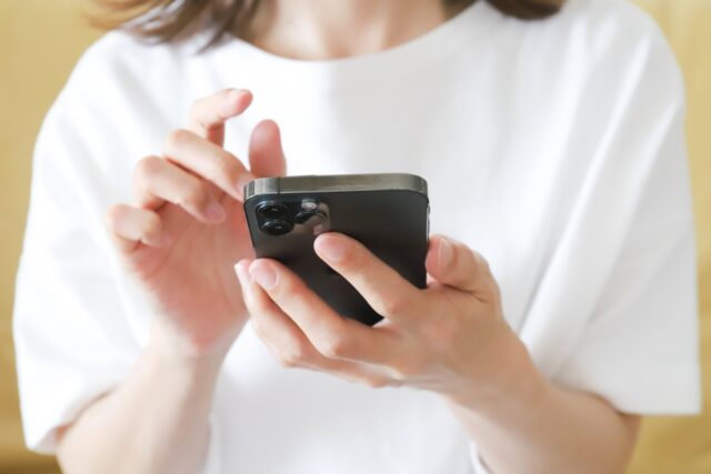 写真と鏡どっちが本当の自分の顔？