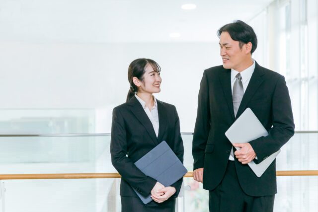 彼氏がいるかどうかの見分け方が職場でわかる方法!
