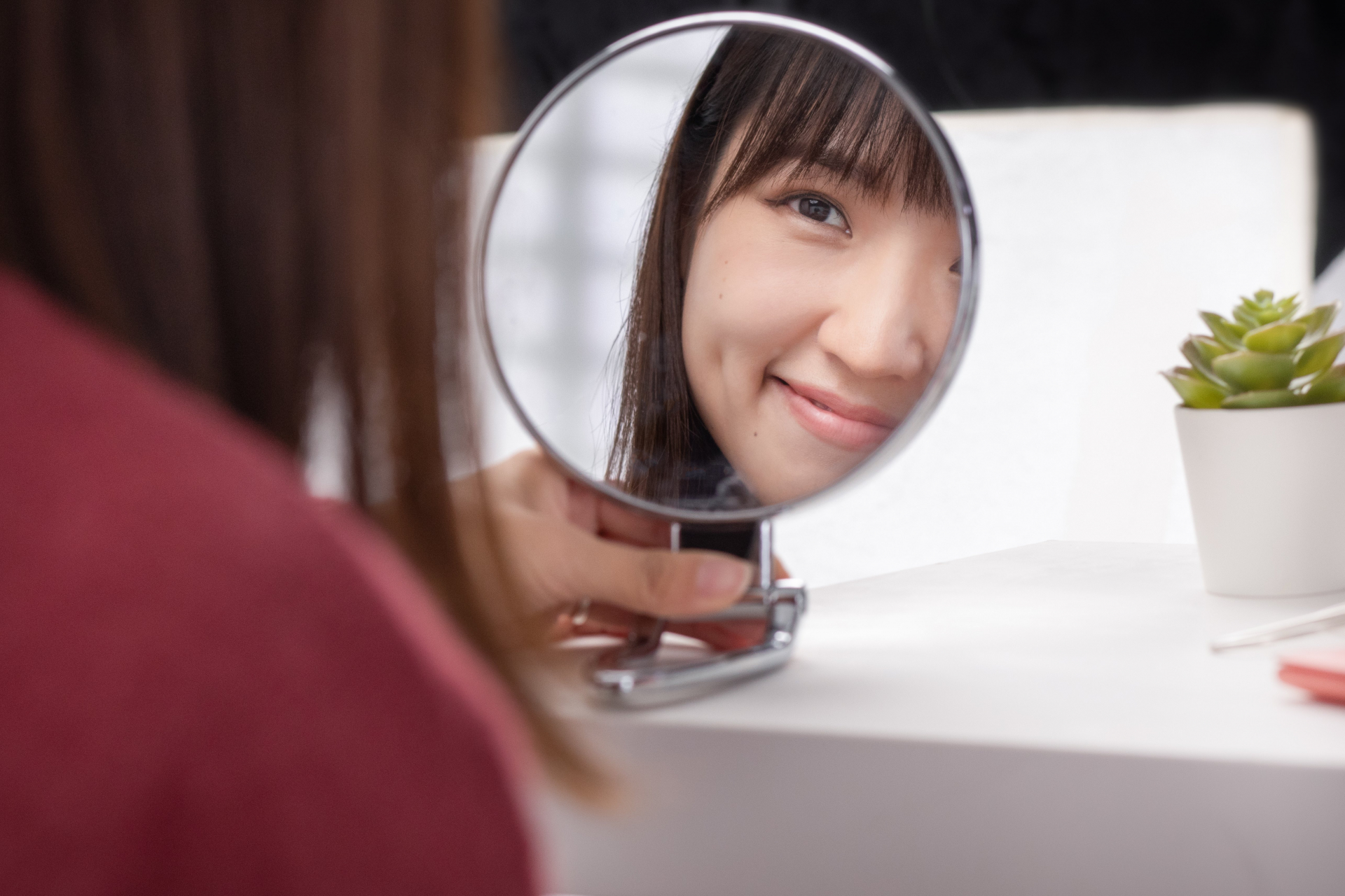 写真と鏡どっちが本当の自分の顔？