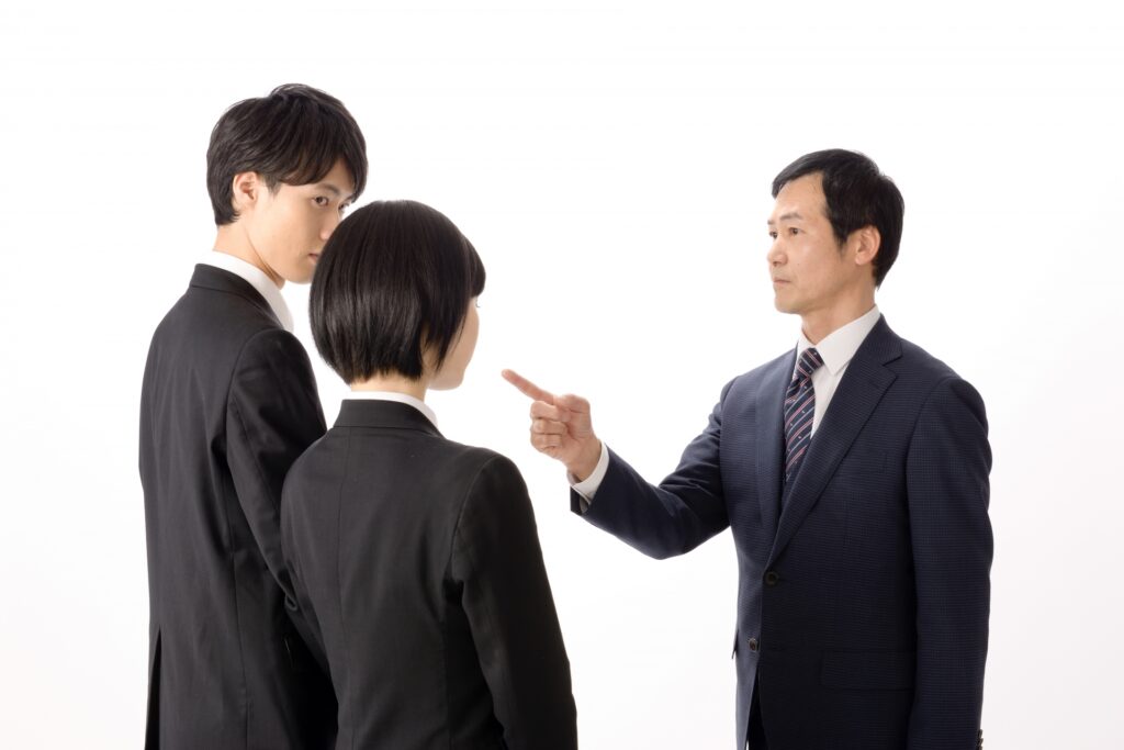 仕事を押し付ける人の末路は？