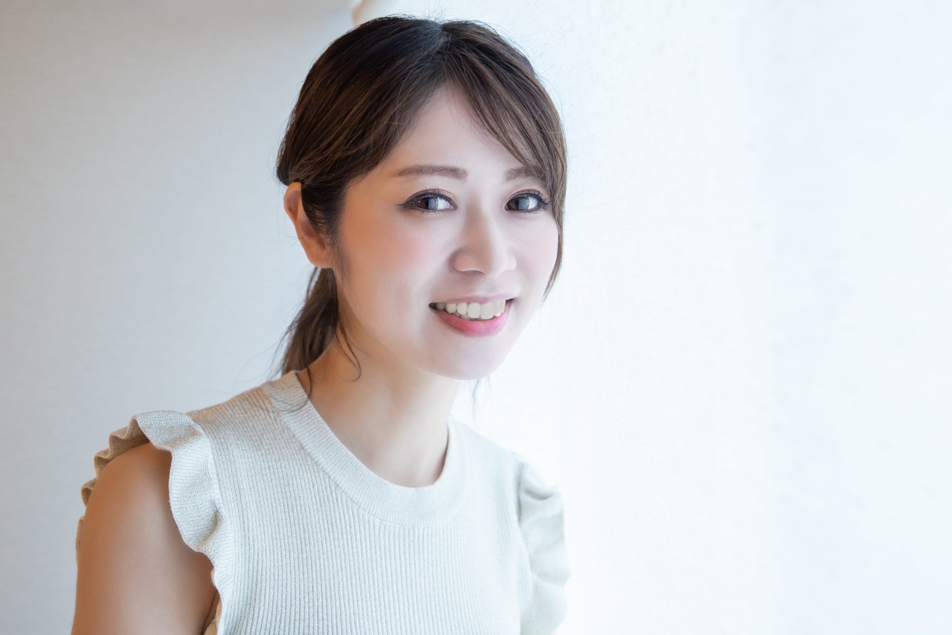 年下にモテる女の外見5つ！