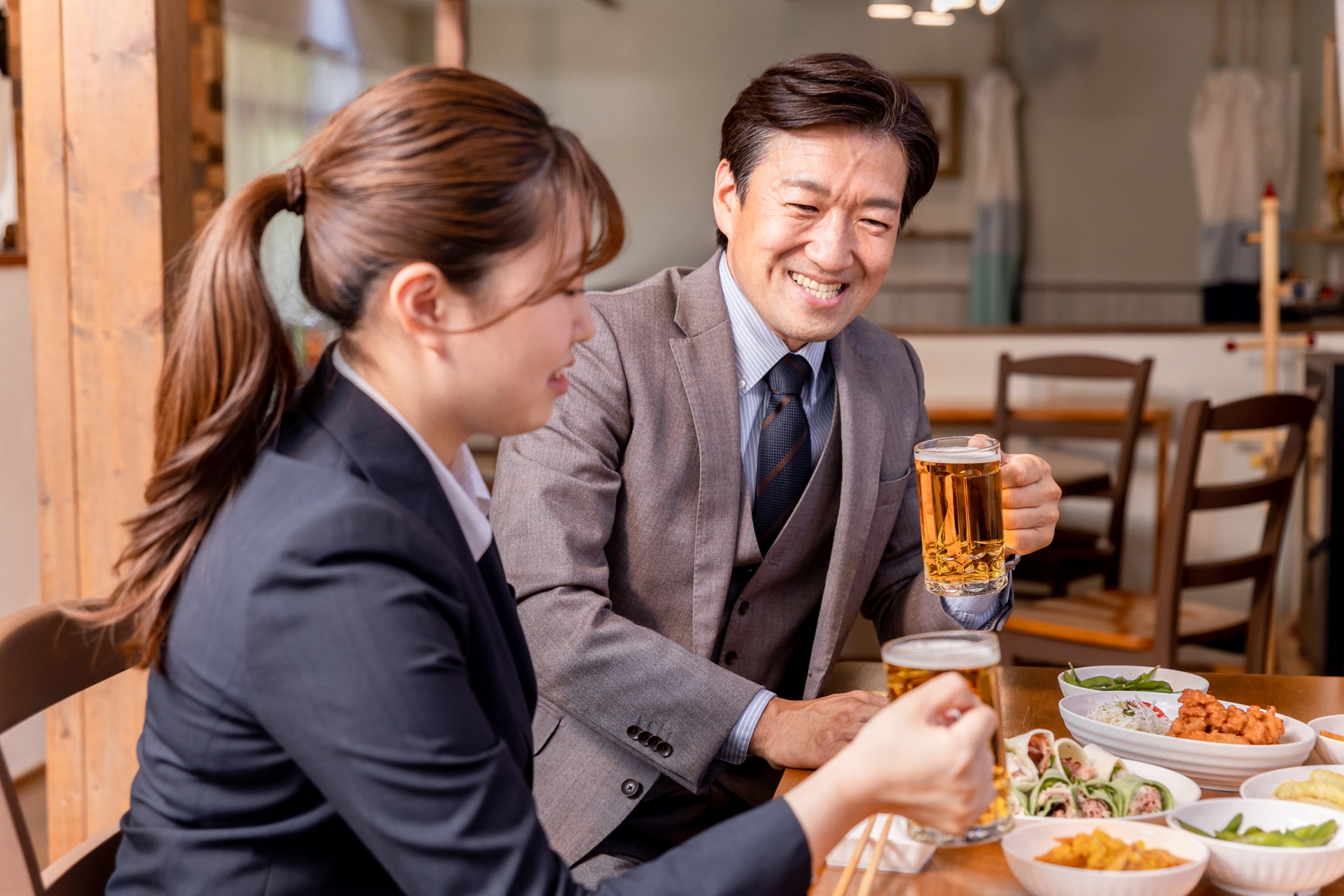 既婚男性が独身女性とサシ飲み行くのはアリ?ナシ?